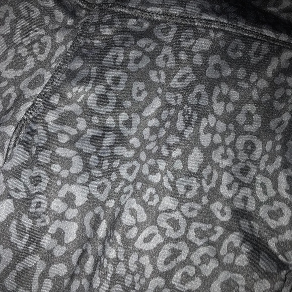 cheetah print, capri style, workout leggings - Picture 2 of 2